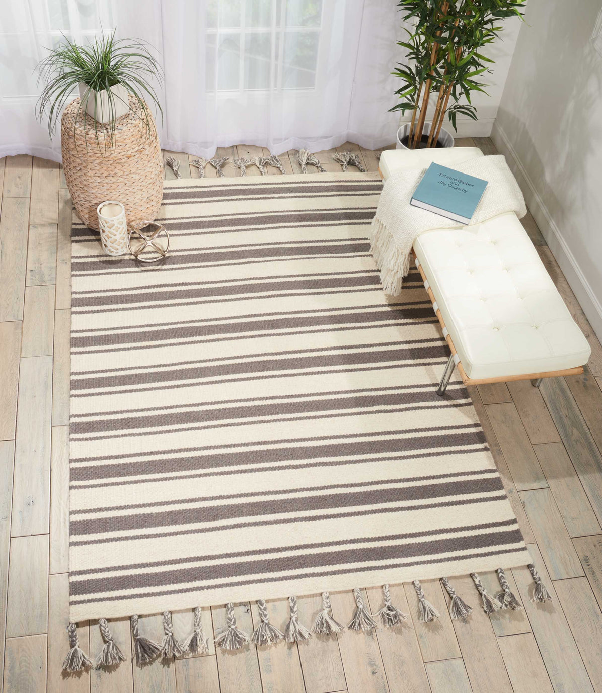 Rio Vista DST01 Ivory Grey Rug - room scene