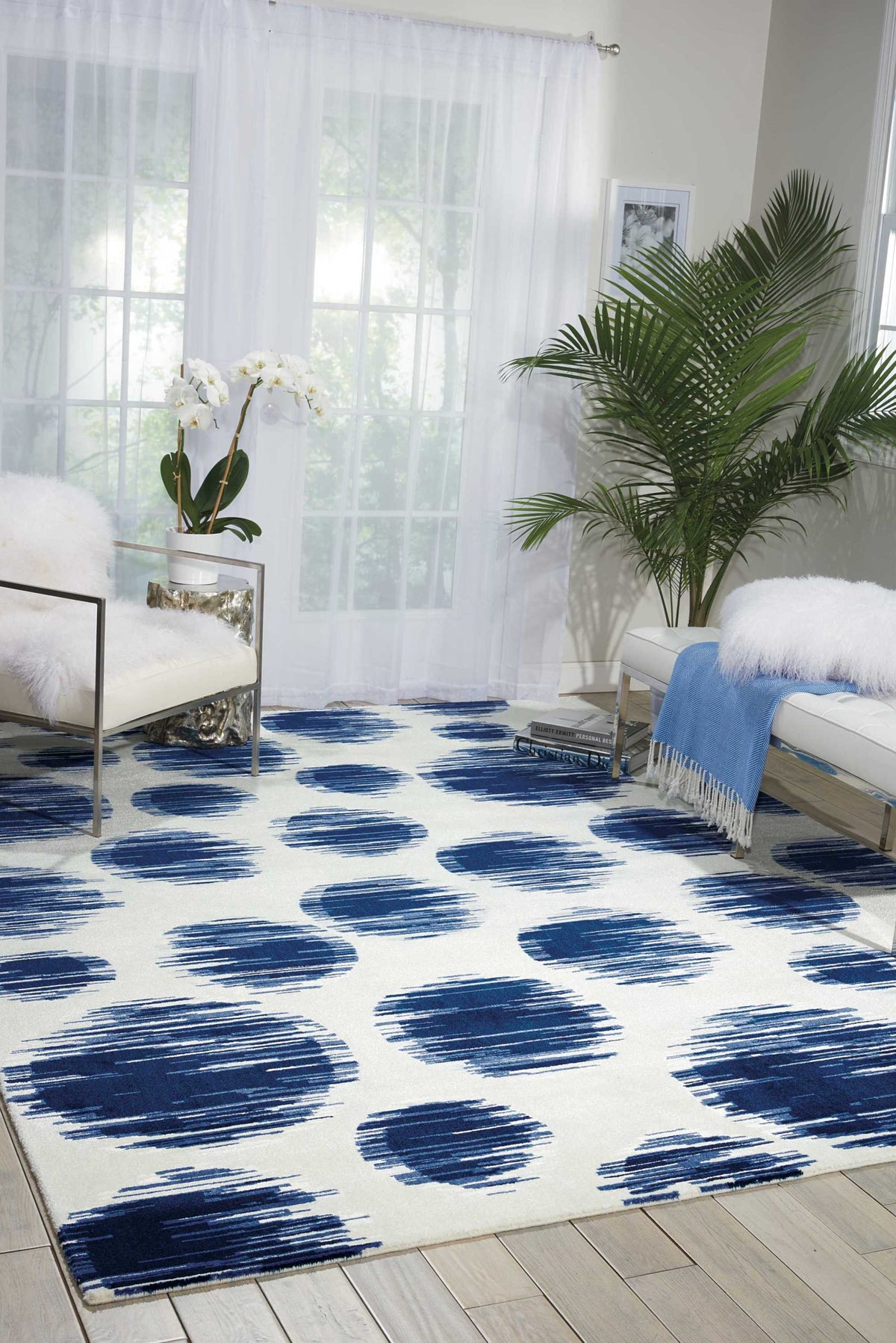 Twilight TWI23 Ivory Blue Rug - room scene