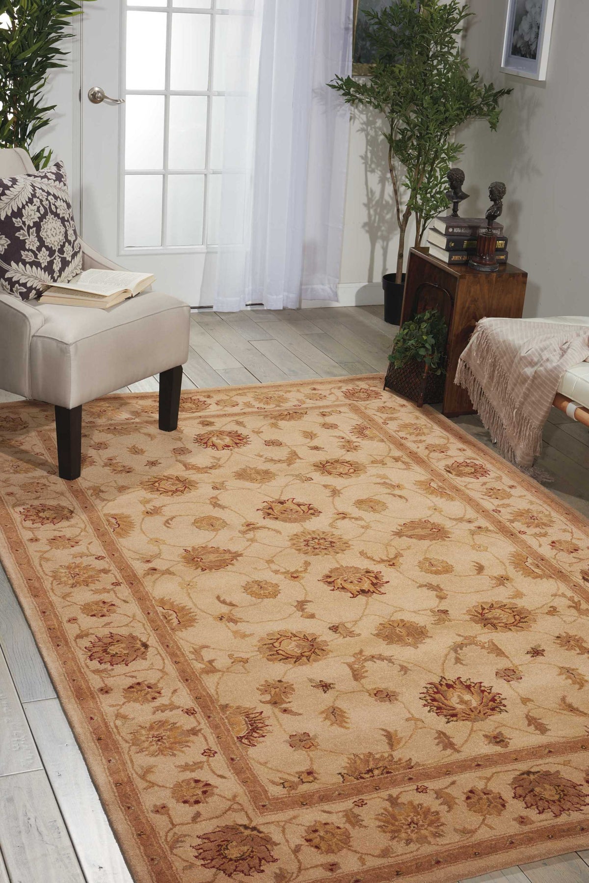 Heritage Hall HE08 Ivory Rug - room scene