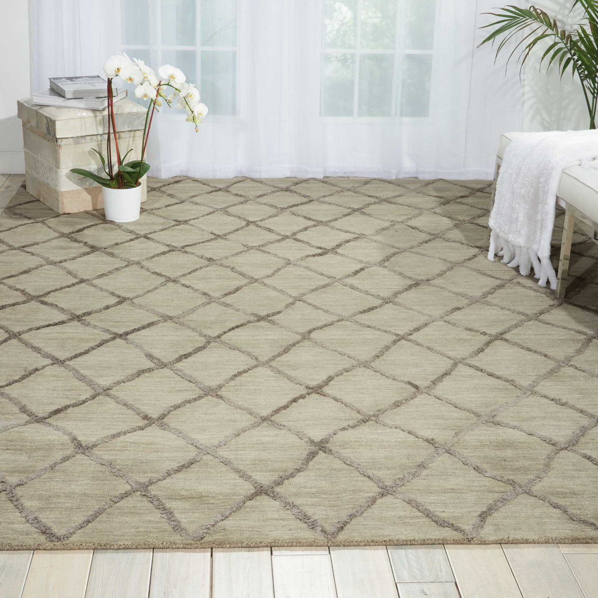 Lunette LNT01 Silver Rug - room scene